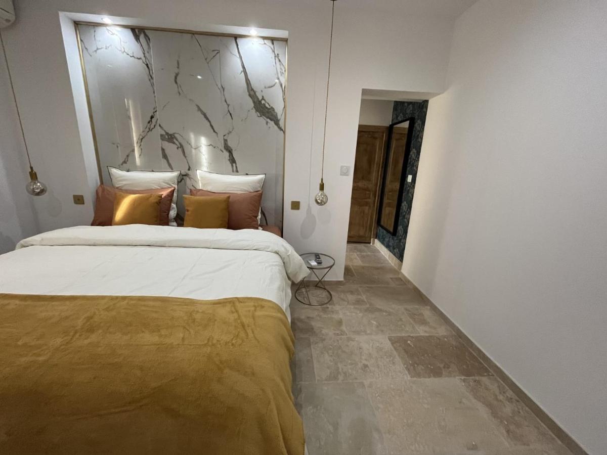 La Suite De Charme Du Mas De La Fontaine De Jonquier Avec Spa Privatif Séguret Exterior foto