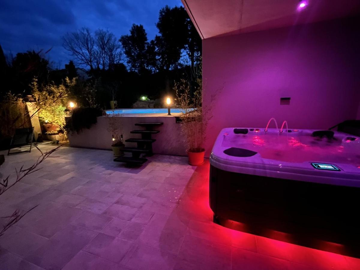 La Suite De Charme Du Mas De La Fontaine De Jonquier Avec Spa Privatif Séguret Exterior foto