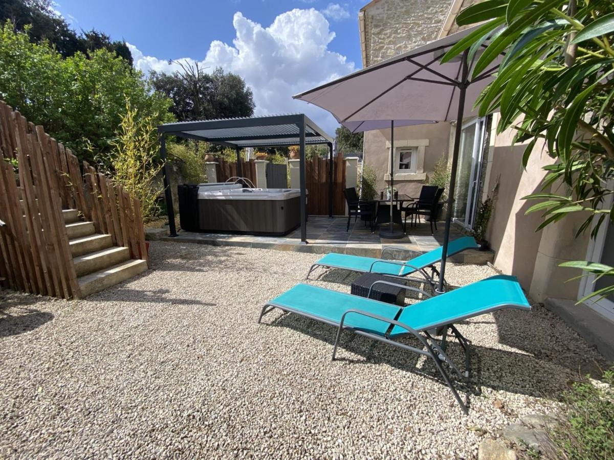 La Suite De Charme Du Mas De La Fontaine De Jonquier Avec Spa Privatif Séguret Exterior foto