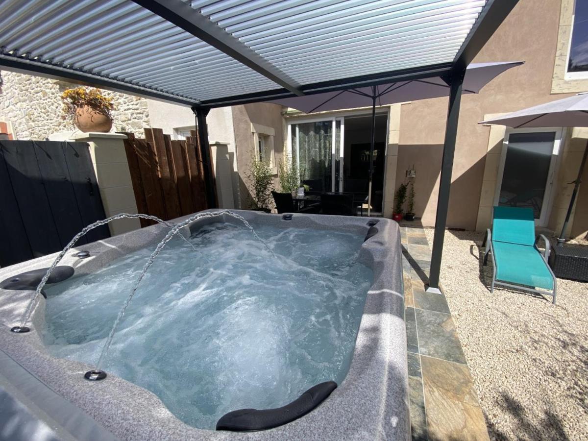 La Suite De Charme Du Mas De La Fontaine De Jonquier Avec Spa Privatif Séguret Exterior foto